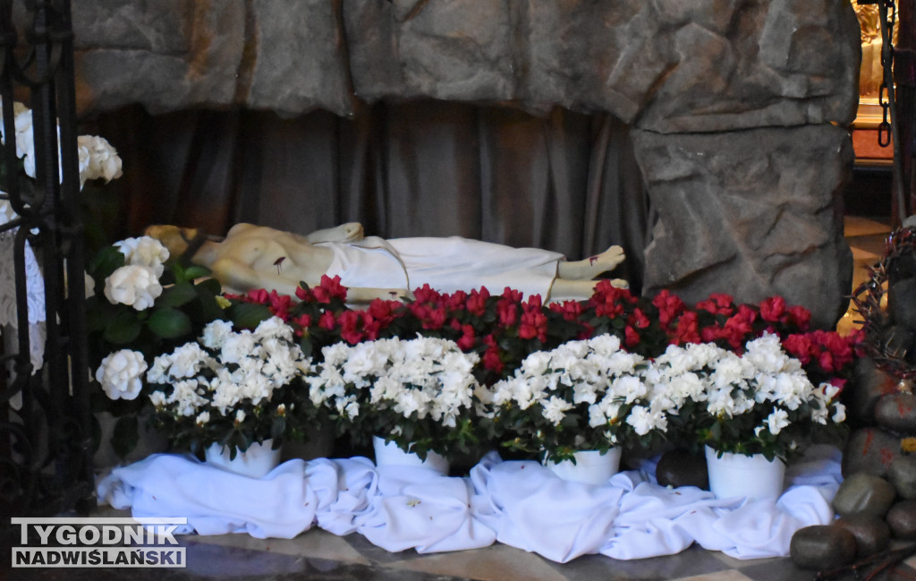 Groby Pańskie w sandomierskich kościołach