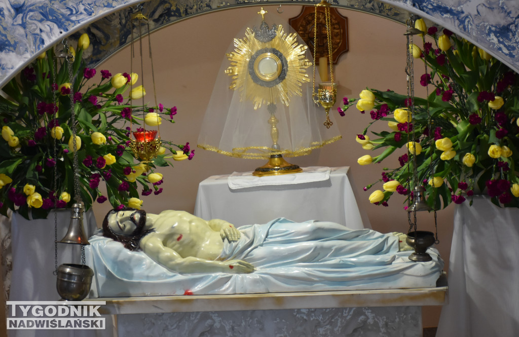 Groby Pańskie w sandomierskich kościołach