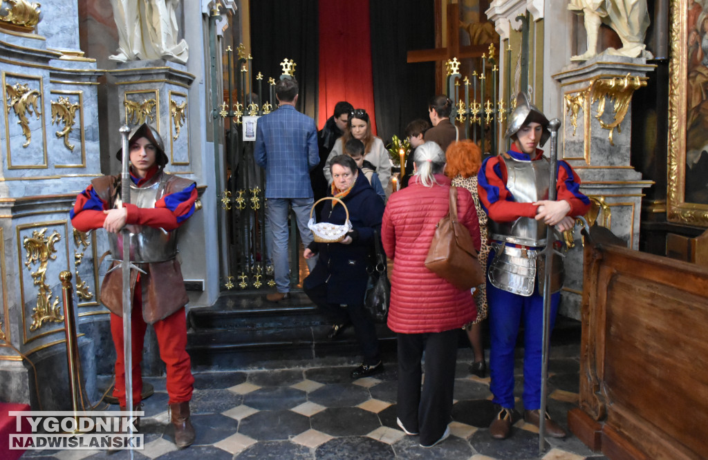 Groby Pańskie w sandomierskich kościołach