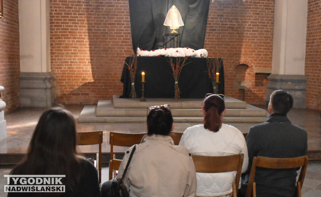 Groby Pańskie w sandomierskich kościołach