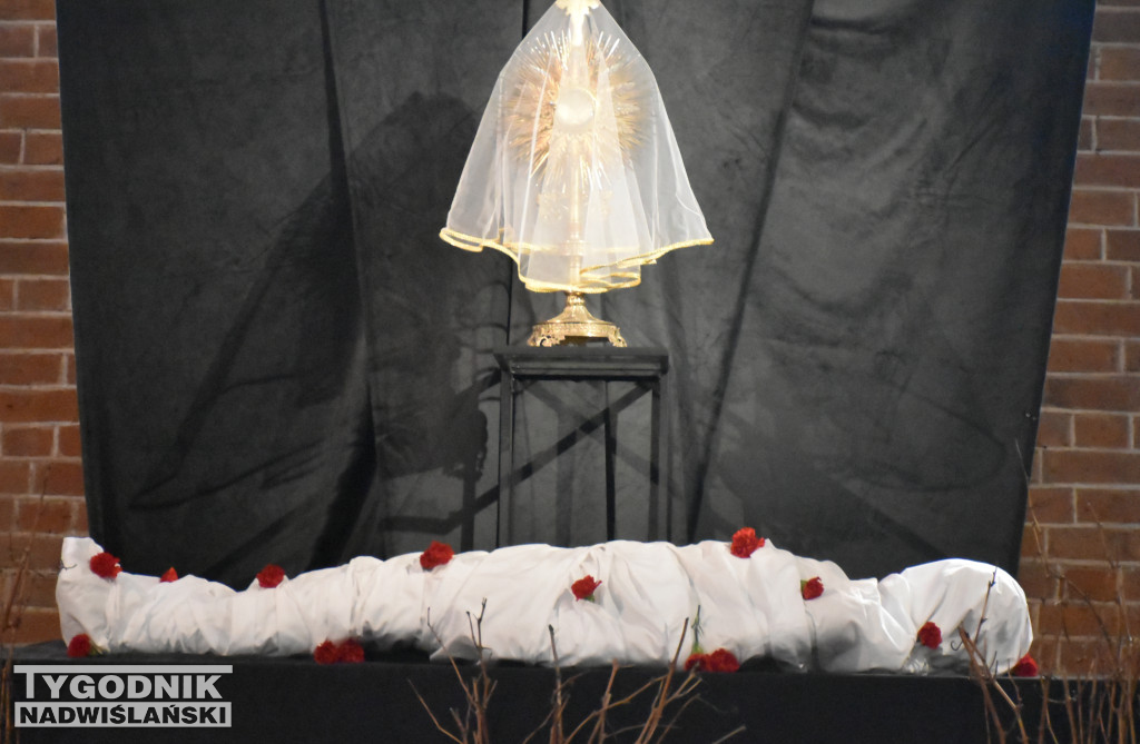 Groby Pańskie w sandomierskich kościołach