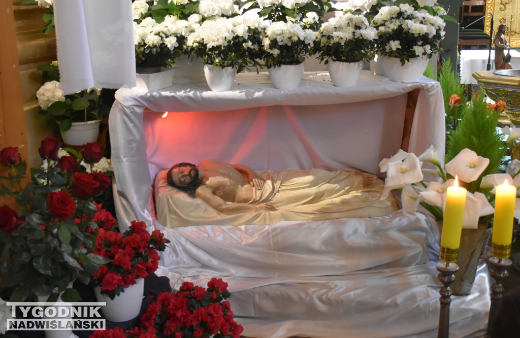 Groby Pańskie w sandomierskich kościołach