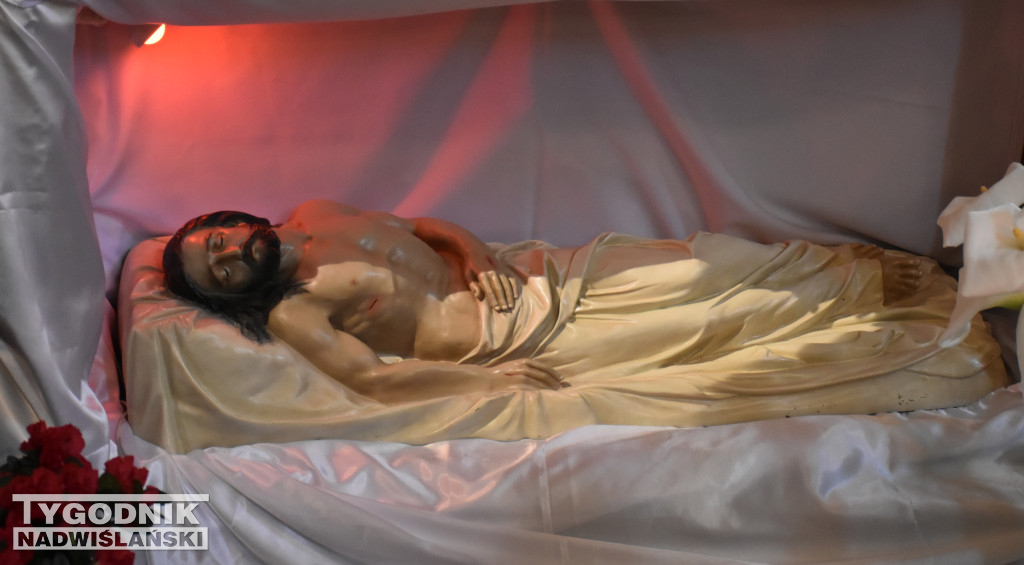 Groby Pańskie w sandomierskich kościołach