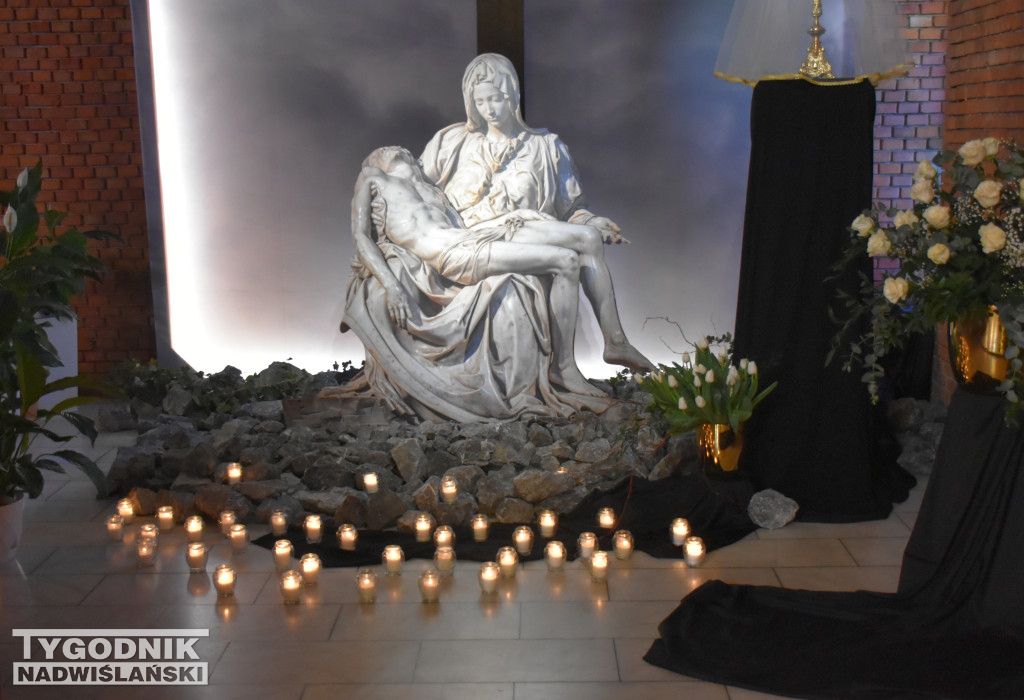 Groby Pańskie w sandomierskich kościołach