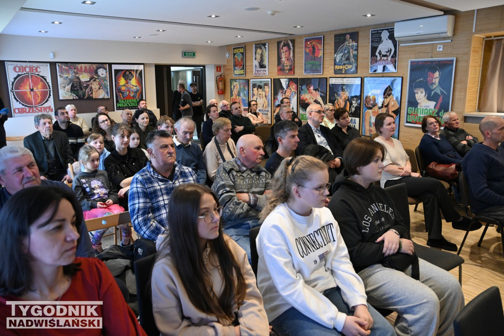 Promocja książki w SOK w Nowej Dębie