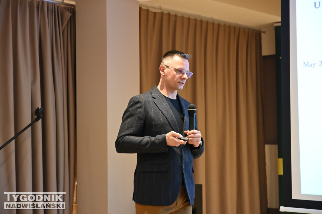 Promocja książki w SOK w Nowej Dębie