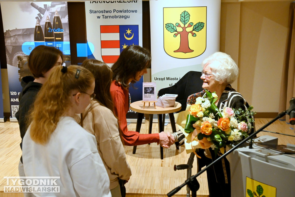 Promocja książki w SOK w Nowej Dębie