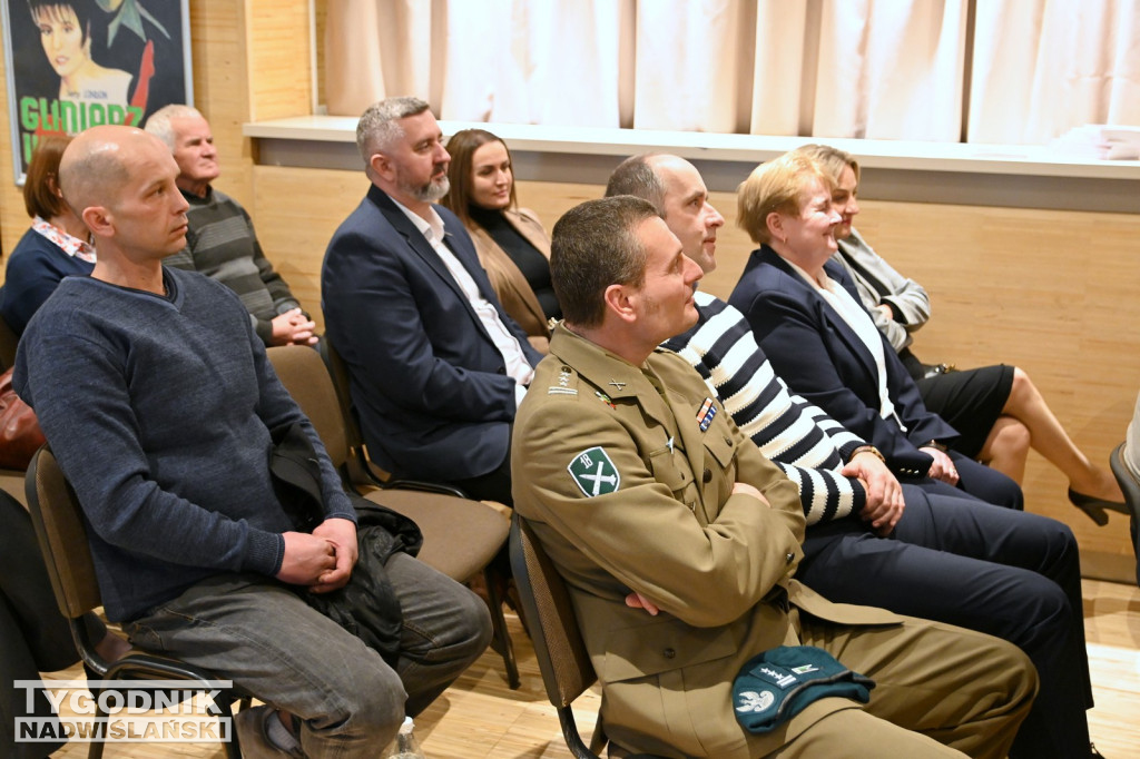 Promocja książki w SOK w Nowej Dębie