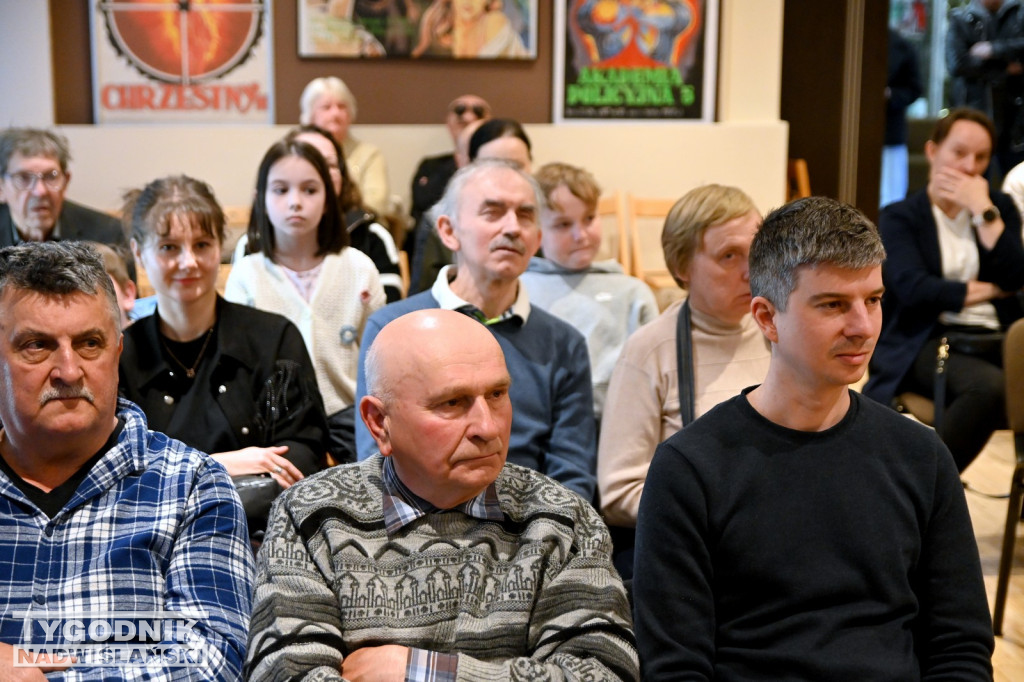 Promocja książki w SOK w Nowej Dębie