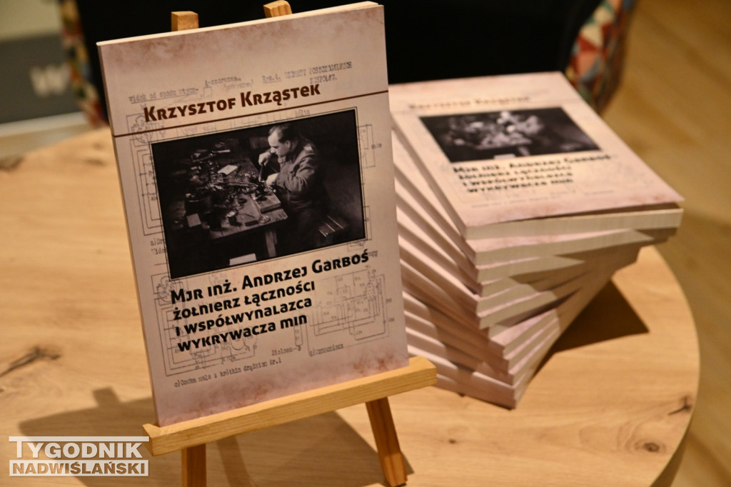 Promocja książki w SOK w Nowej Dębie