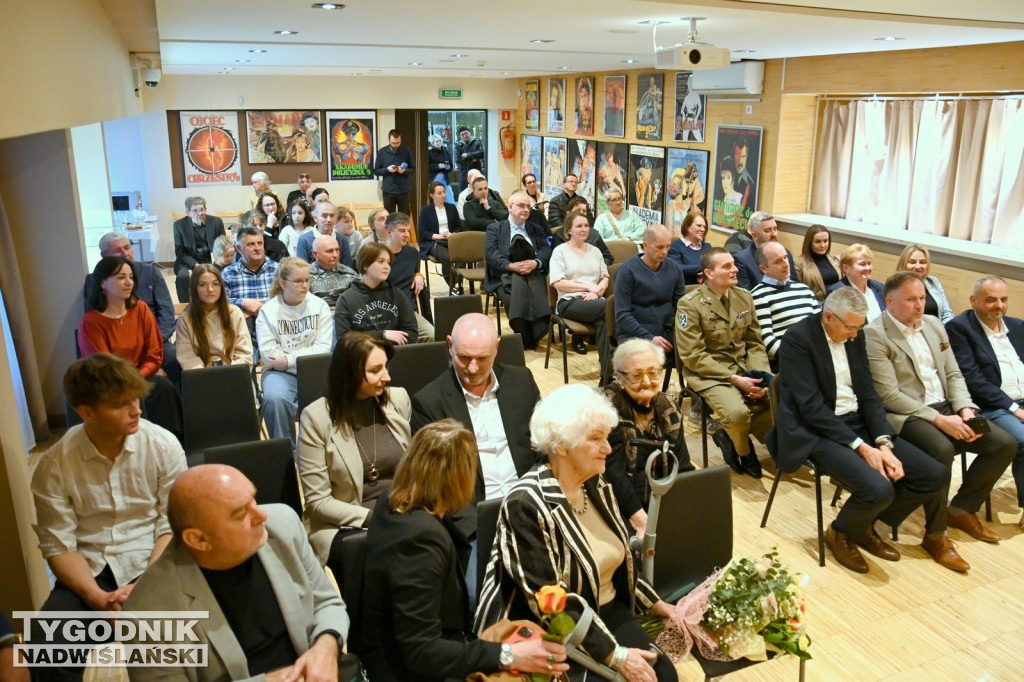 Promocja książki w SOK w Nowej Dębie