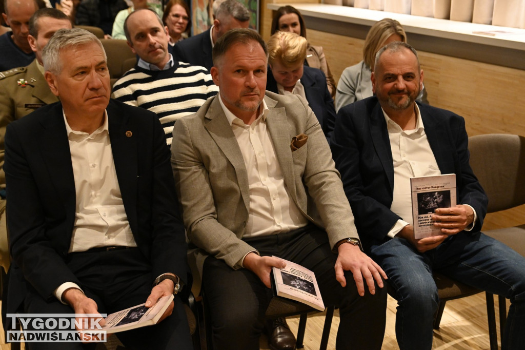 Promocja książki w SOK w Nowej Dębie