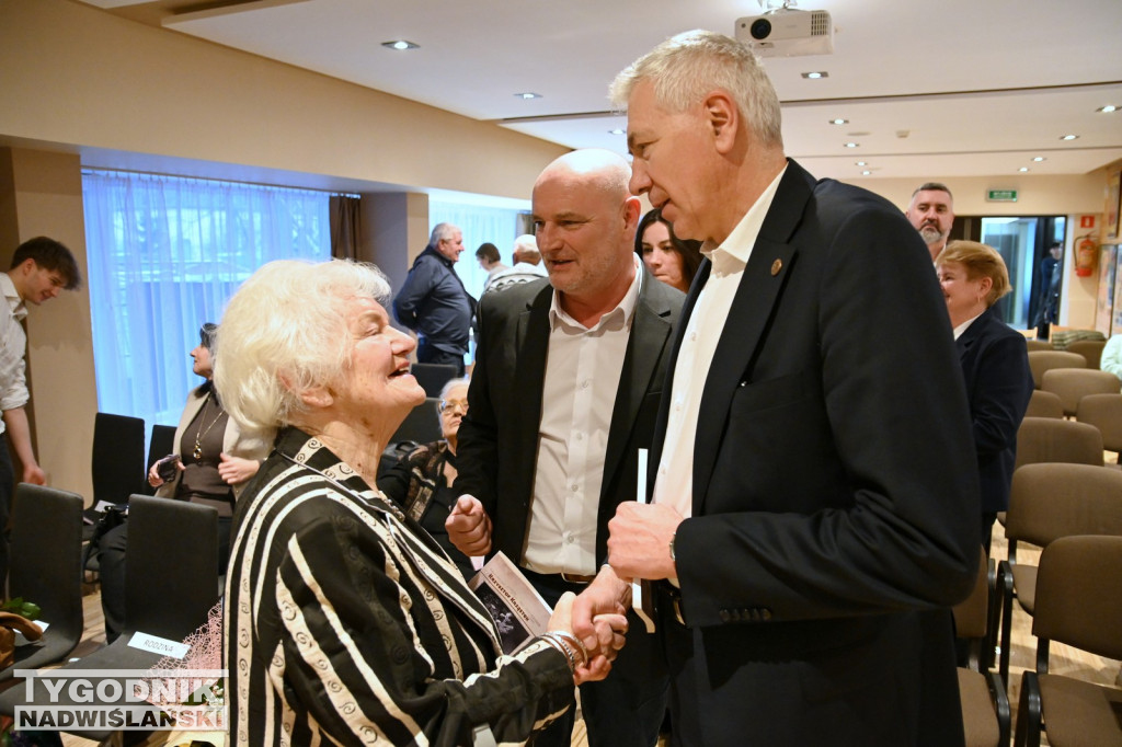 Promocja książki w SOK w Nowej Dębie