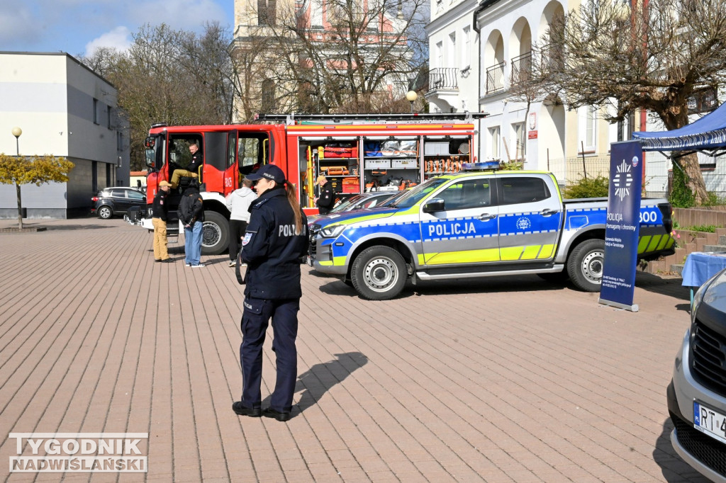 Akcja krwiodawcza WORD Tarnobrzeg na placu B. Głowackiego