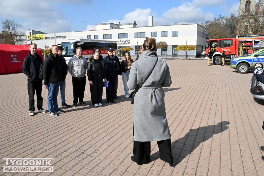 Akcja krwiodawcza WORD Tarnobrzeg na placu B. Głowackiego