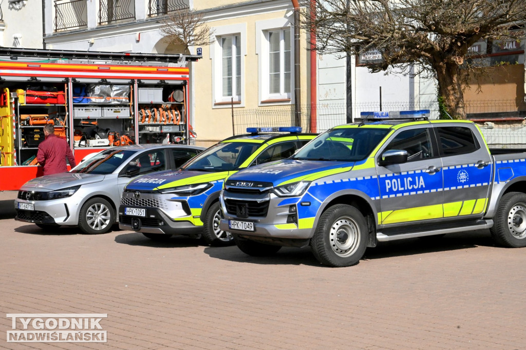 Akcja krwiodawcza WORD Tarnobrzeg na placu B. Głowackiego