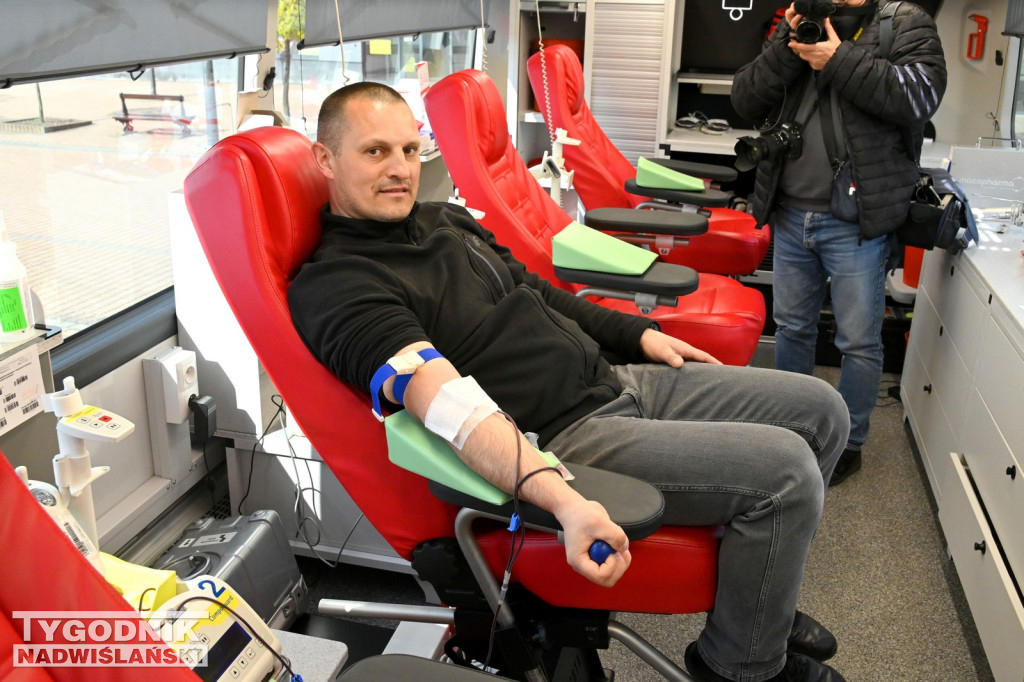 Akcja krwiodawcza WORD Tarnobrzeg na placu B. Głowackiego