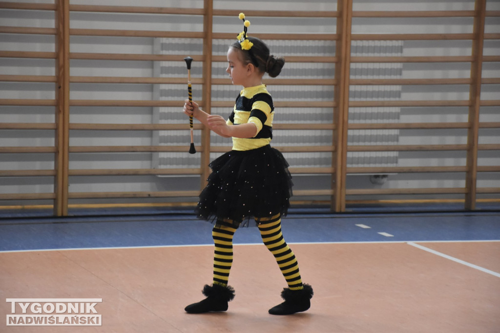 Mistrzostwa Polski mażoretek w Chmielowie