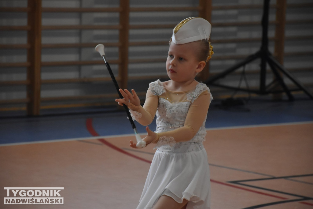 Mistrzostwa Polski mażoretek w Chmielowie