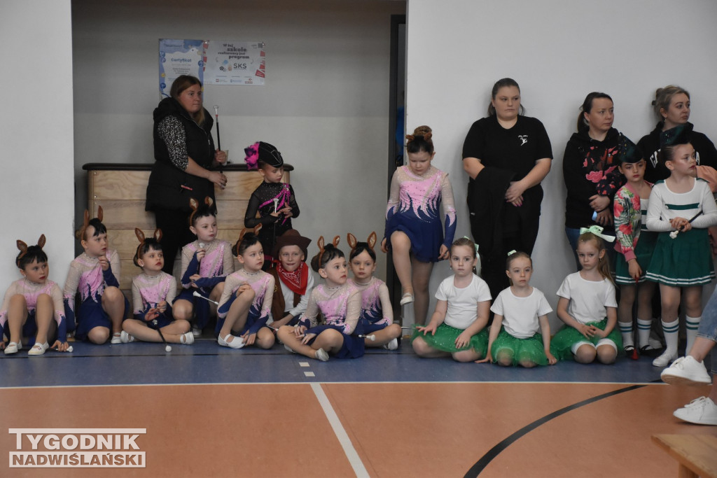 Mistrzostwa Polski mażoretek w Chmielowie