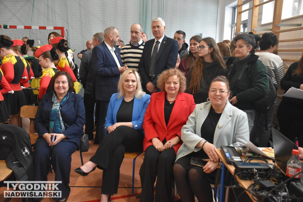 Mistrzostwa Polski mażoretek w Chmielowie