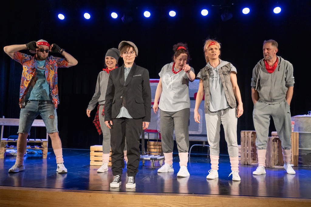 Premiera sztuki „Dziób w Dziób”