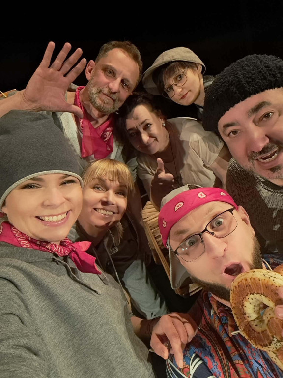 Premiera sztuki „Dziób w Dziób”