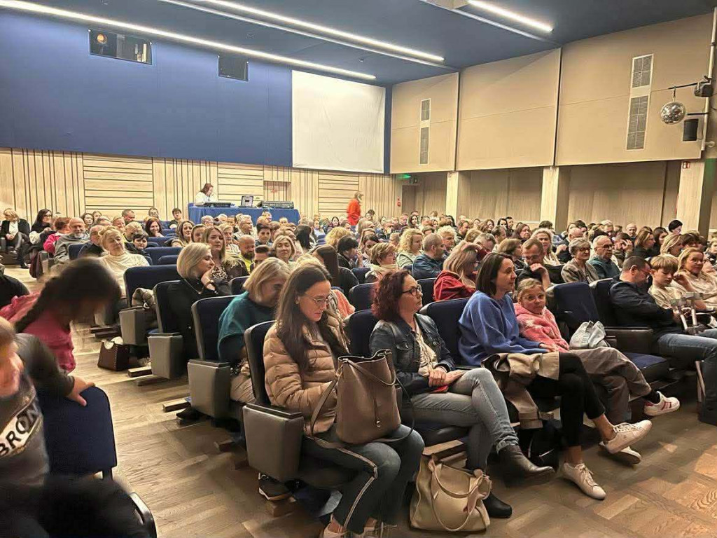 Premiera sztuki „Dziób w Dziób”