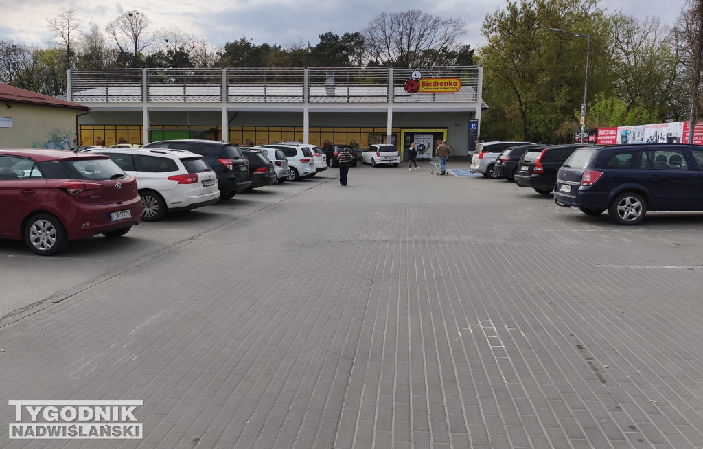 Płatny parking przy Biedronce w Tarnobrzegu