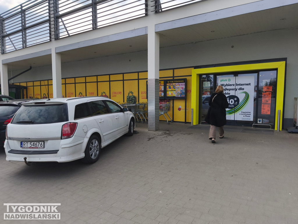 Płatny parking przy Biedronce w Tarnobrzegu