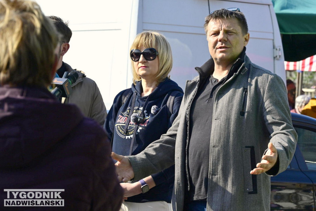 Spotkanie na targowisku w Stalowej Woli