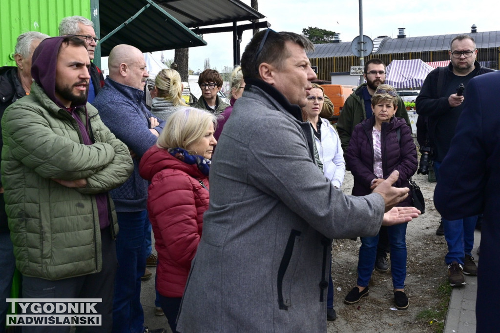 Spotkanie na targowisku w Stalowej Woli