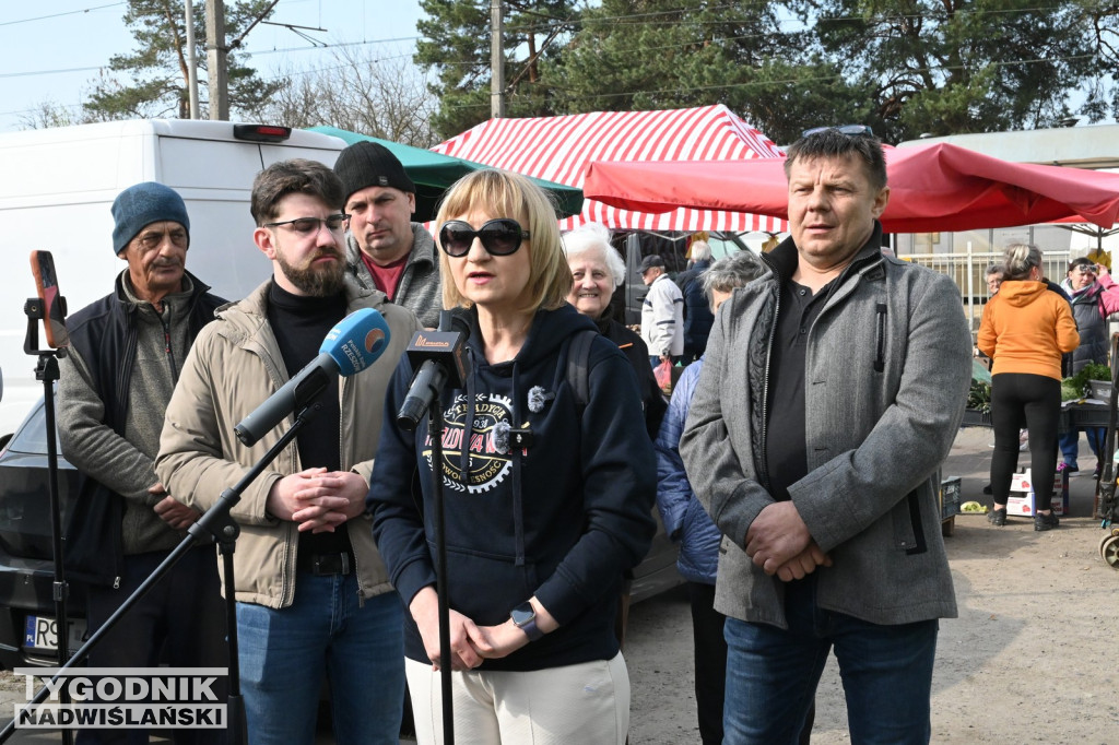 Spotkanie na targowisku w Stalowej Woli