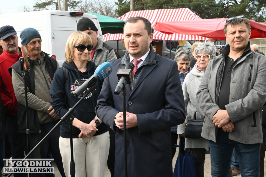 Spotkanie na targowisku w Stalowej Woli