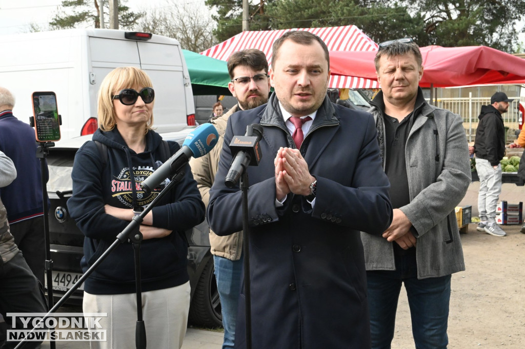 Spotkanie na targowisku w Stalowej Woli