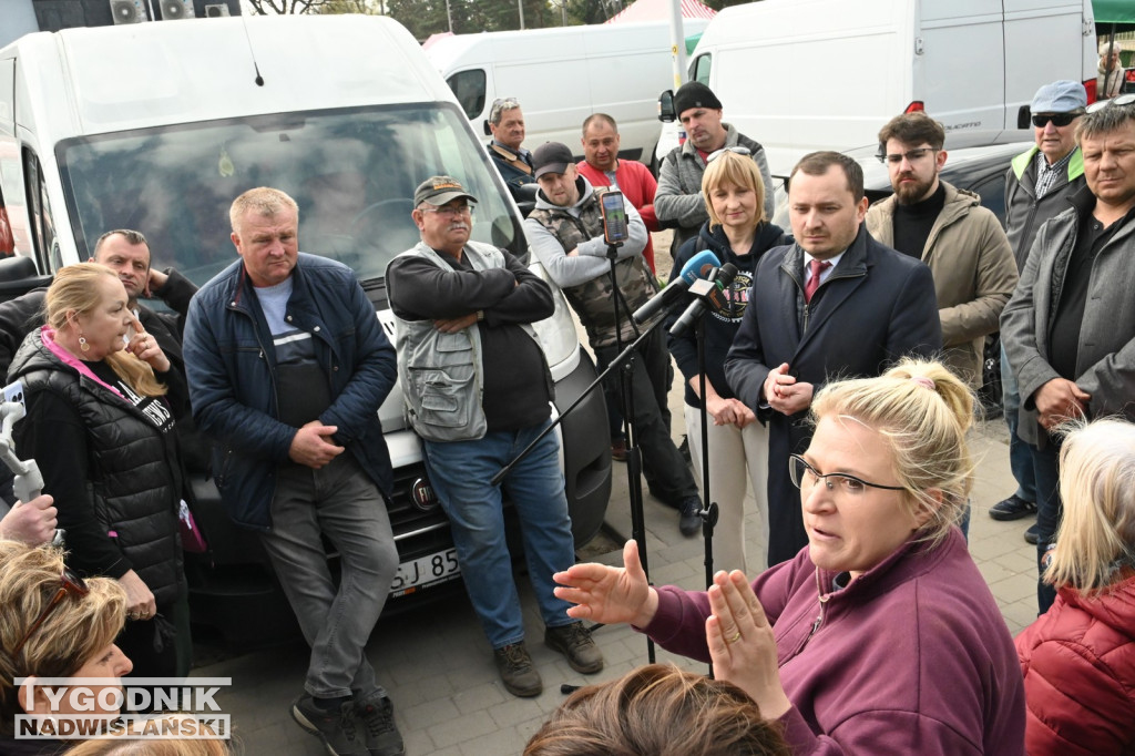 Spotkanie na targowisku w Stalowej Woli