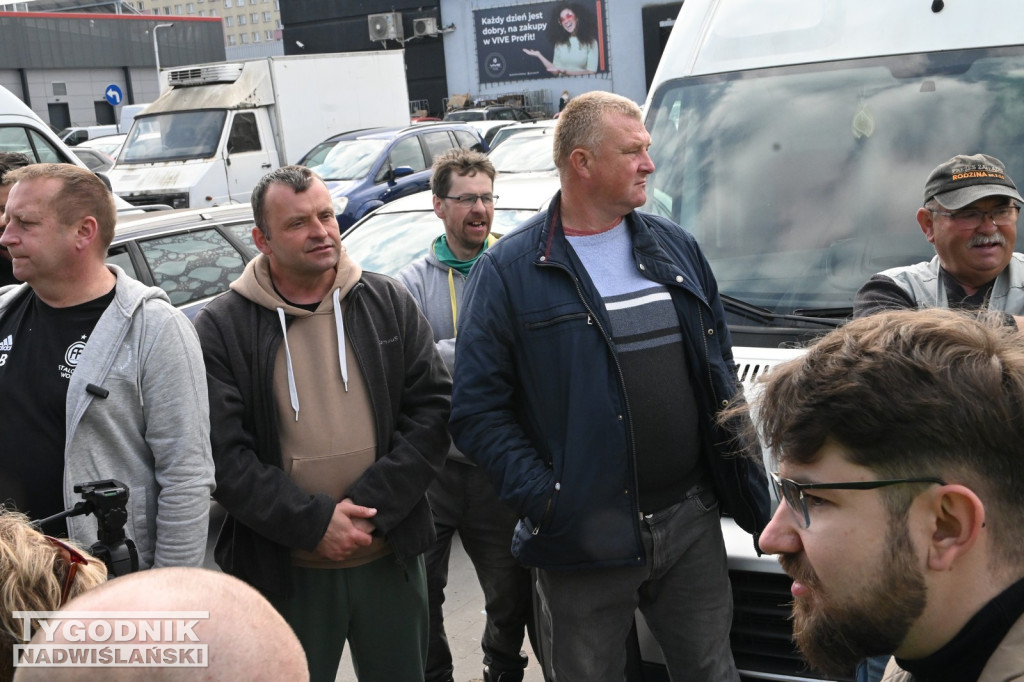 Spotkanie na targowisku w Stalowej Woli