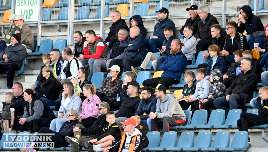 Zdjęcia kibiców mecz Siarka - Czarni