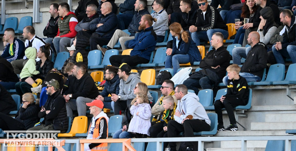 Zdjęcia kibiców mecz Siarka - Czarni