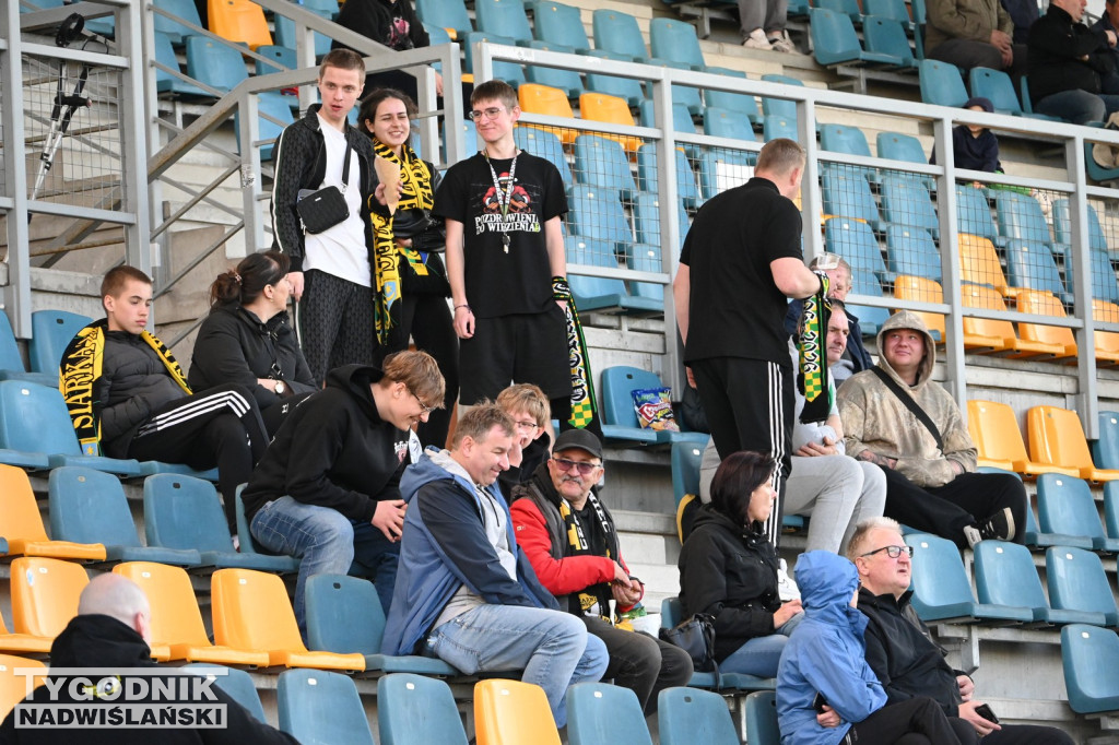 Zdjęcia kibiców mecz Siarka - Czarni