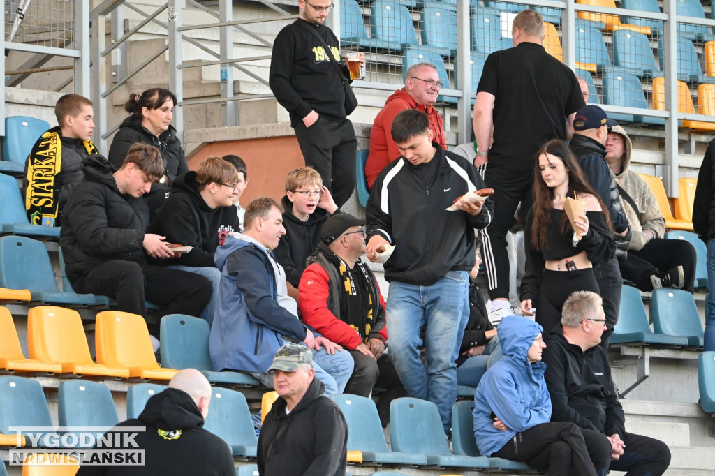 Zdjęcia kibiców mecz Siarka - Czarni