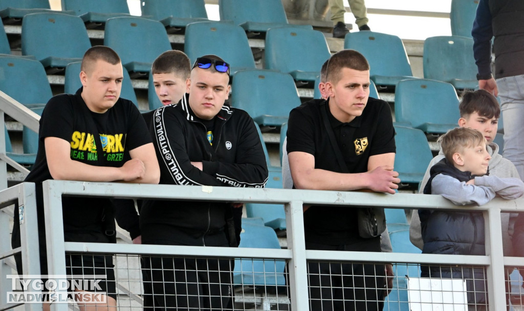 Zdjęcia kibiców mecz Siarka - Czarni