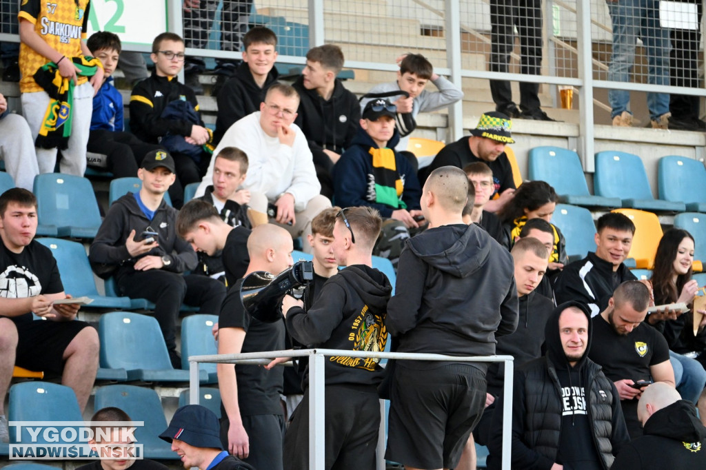 Zdjęcia kibiców mecz Siarka - Czarni