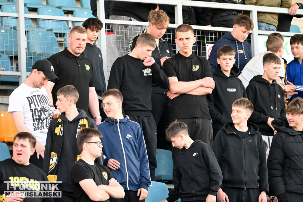 Zdjęcia kibiców mecz Siarka - Czarni