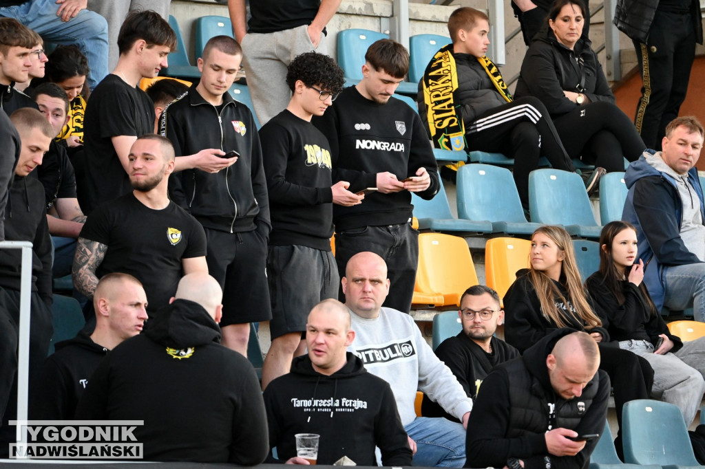 Zdjęcia kibiców mecz Siarka - Czarni