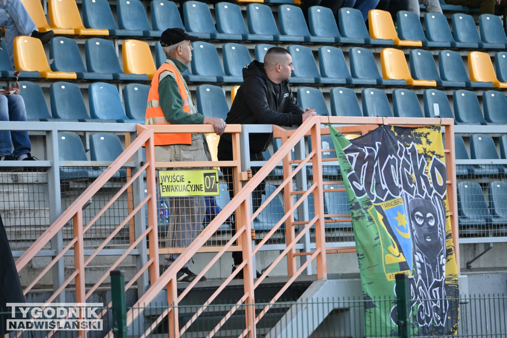 Zdjęcia kibiców mecz Siarka - Czarni