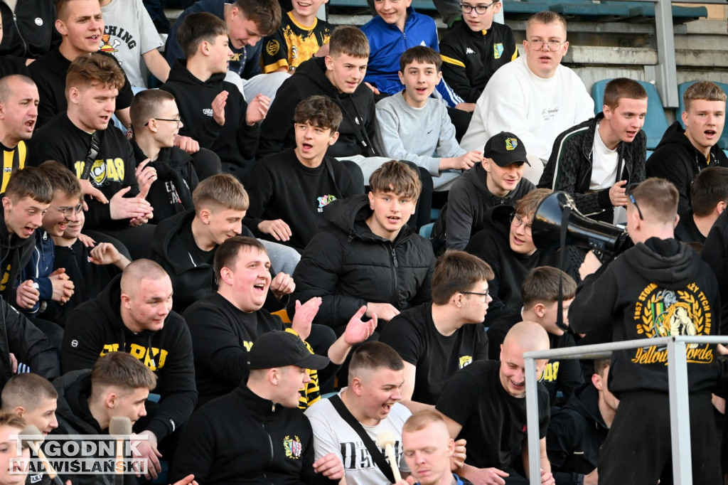 Zdjęcia kibiców mecz Siarka - Czarni