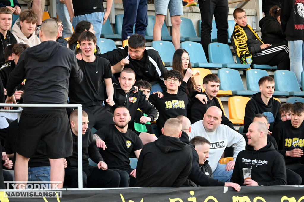 Zdjęcia kibiców mecz Siarka - Czarni