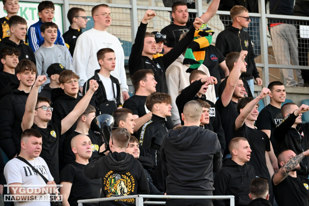 Zdjęcia kibiców mecz Siarka - Czarni