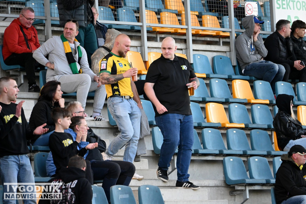 Zdjęcia kibiców mecz Siarka - Czarni